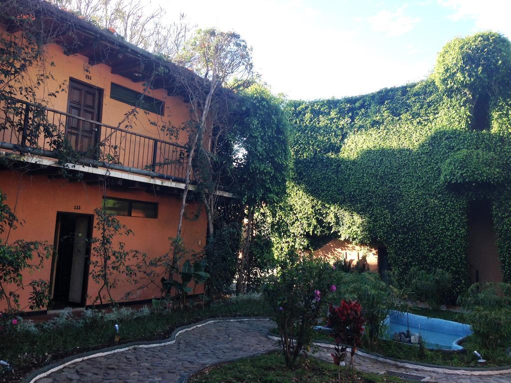 Hotel Posada De Don Rodrigo Panajachel Bagian luar foto