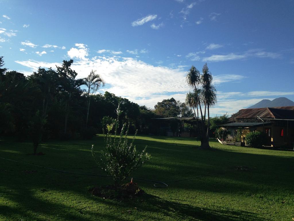 Hotel Posada De Don Rodrigo Panajachel Bagian luar foto