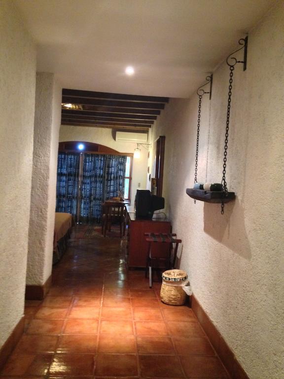Hotel Posada De Don Rodrigo Panajachel Bagian luar foto