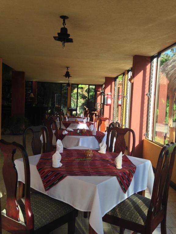 Hotel Posada De Don Rodrigo Panajachel Bagian luar foto