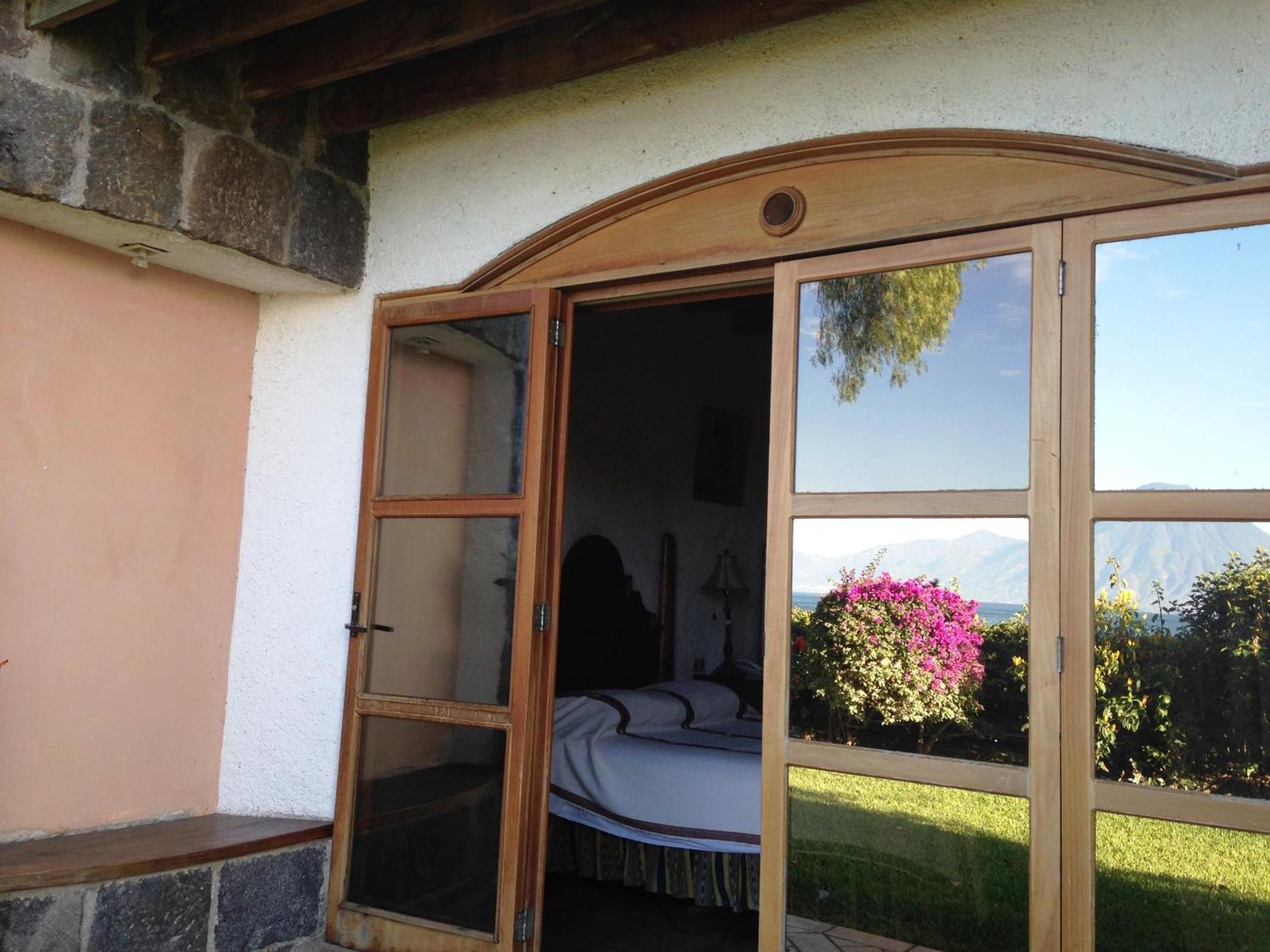 Hotel Posada De Don Rodrigo Panajachel Bagian luar foto