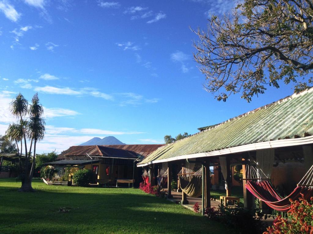 Hotel Posada De Don Rodrigo Panajachel Bagian luar foto