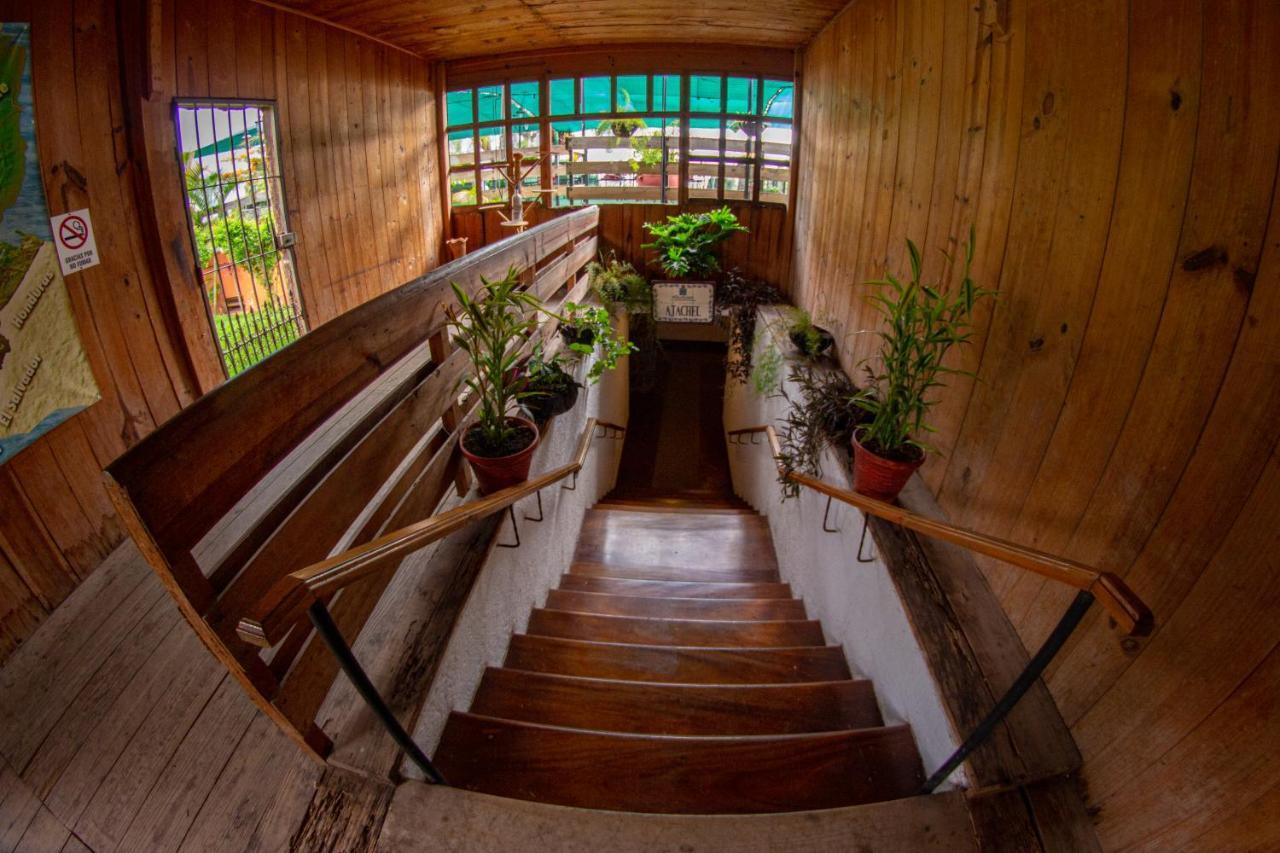 Hotel Posada De Don Rodrigo Panajachel Bagian luar foto