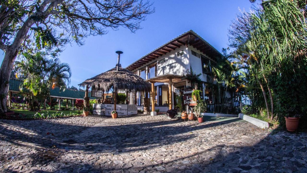 Hotel Posada De Don Rodrigo Panajachel Bagian luar foto