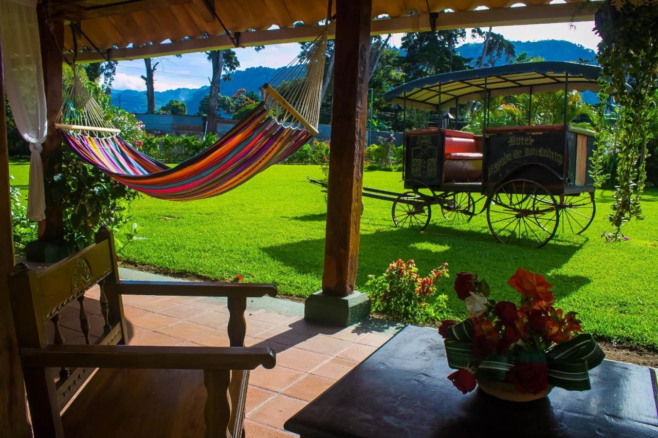 Hotel Posada De Don Rodrigo Panajachel Bagian luar foto