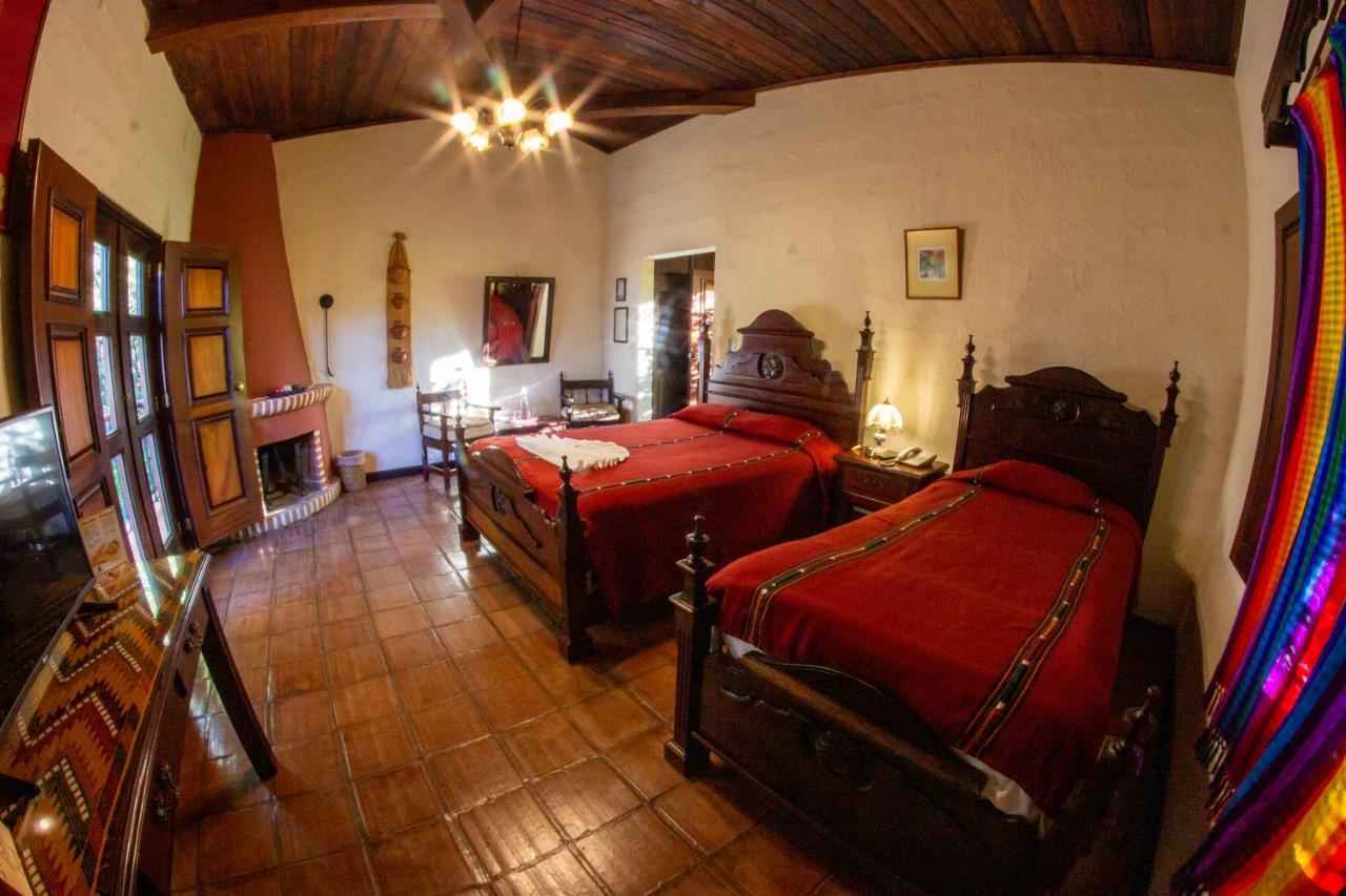 Hotel Posada De Don Rodrigo Panajachel Bagian luar foto