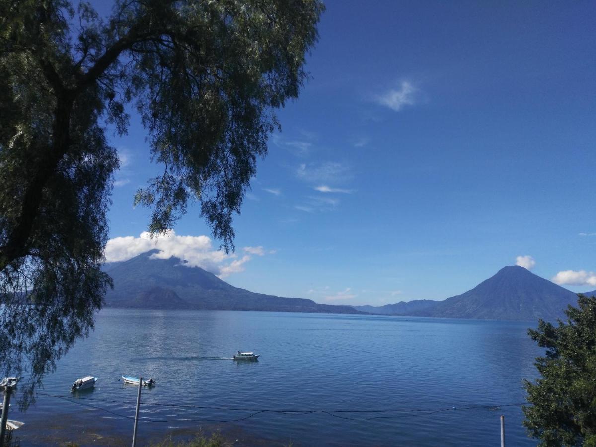 Hotel Posada De Don Rodrigo Panajachel Bagian luar foto