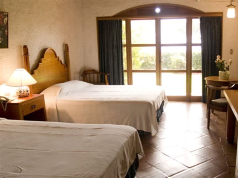 Hotel Posada De Don Rodrigo Panajachel Bagian luar foto